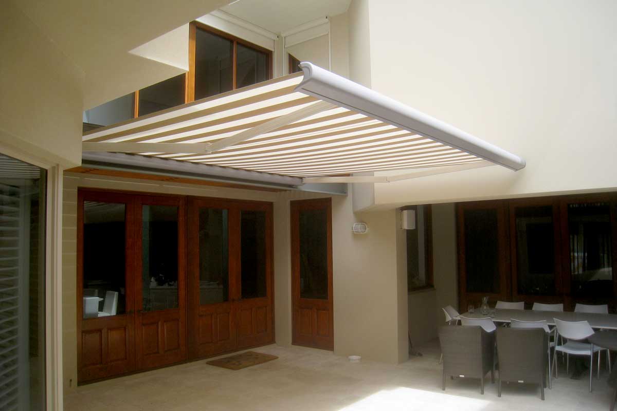 Retractable pergolas & roof systems, motorised blinds & awnings, folding arm awnings, operable louvers, alfresco cafe outdoor balcony skylight block out blinds, ziptrack, zipscreen, shade track, patios, waterproof awnings, opening roofs, somfy.